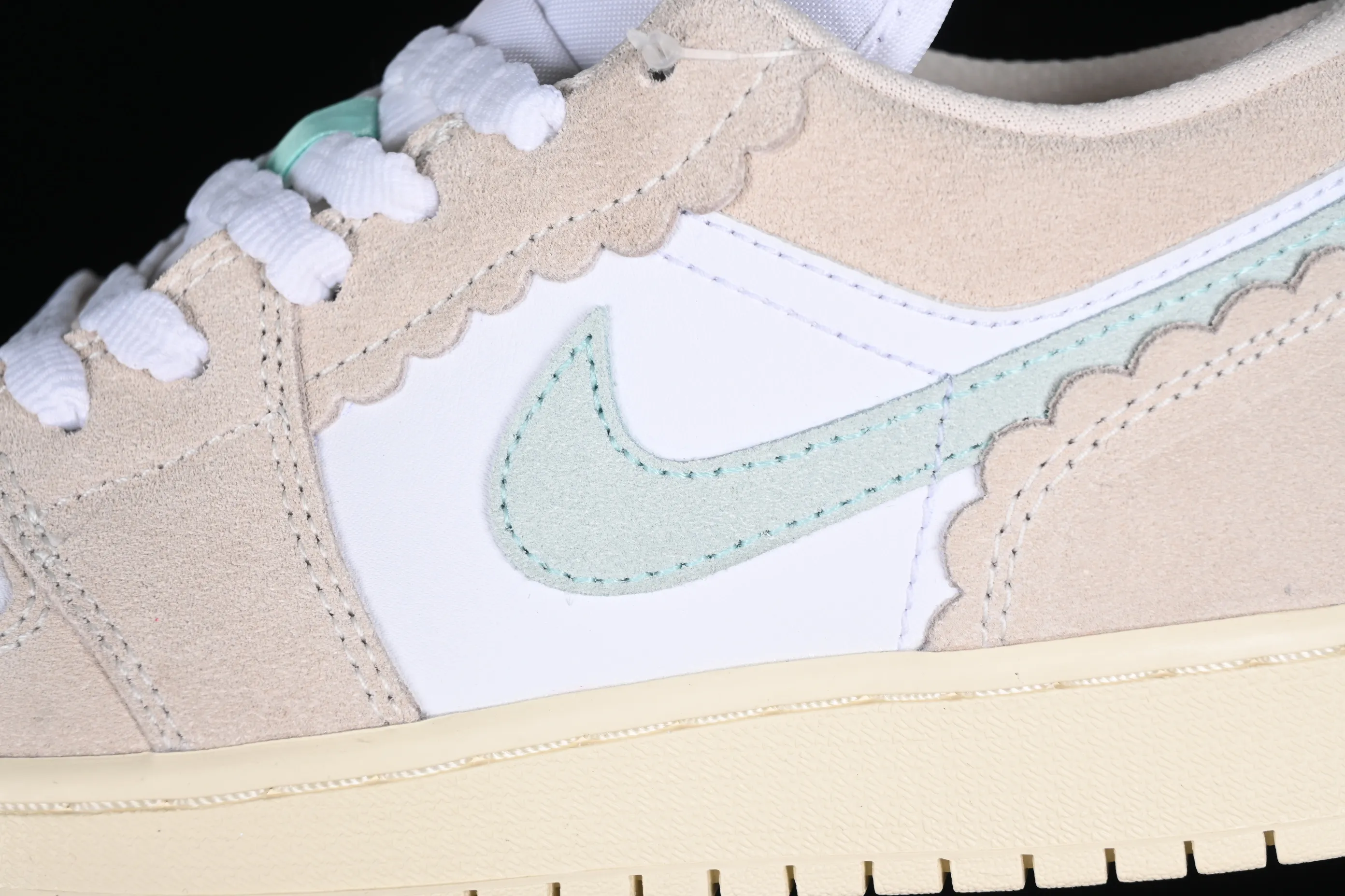 All categories Air Jordan Jordan series basketball shoes Air Jordan 1 Low G version pure original Air Jordan 1 Low AJ1 Joe 1 pink and white low-top cultural casual sneakers DZ5356-800